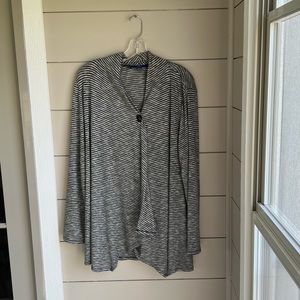 Lightweight Apt 9 XL cardigan.